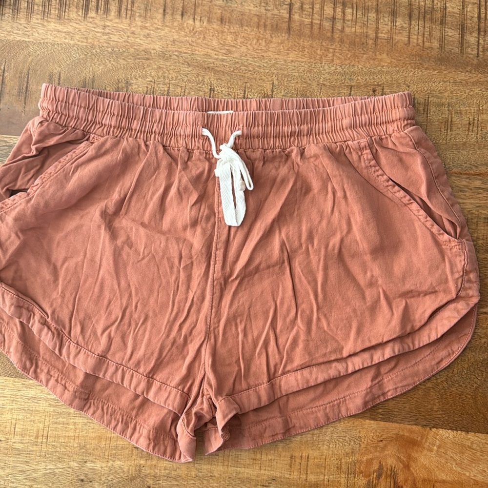 Billabong shorts, salmon color, size medium
